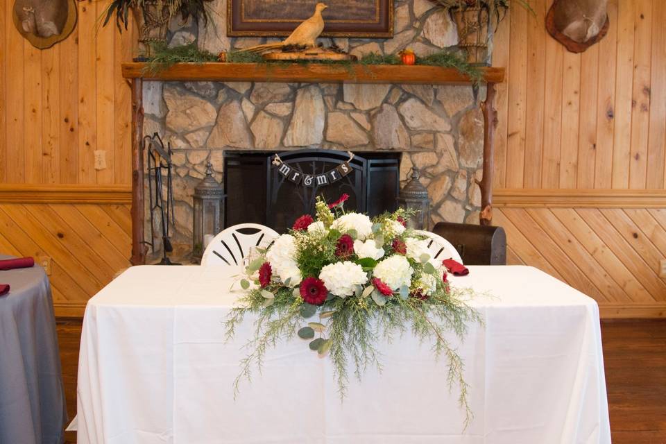 Sweetheart table with floral details