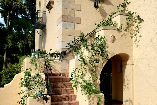 Staircase decor