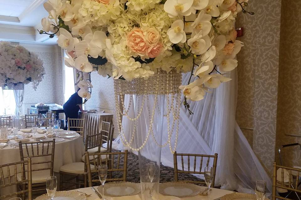 Guest table flowers