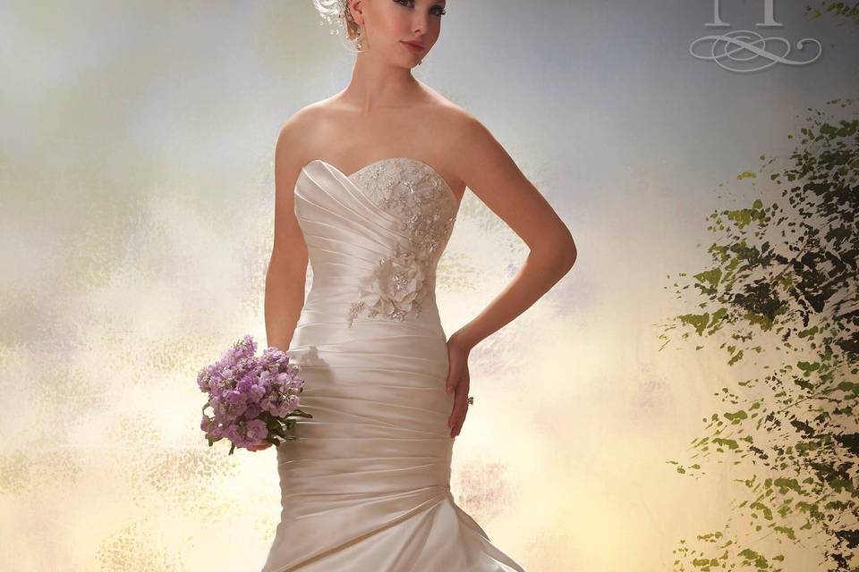 Mary's Bridal 6000
Size 10
Call for pricing and to schedule an appointment.
