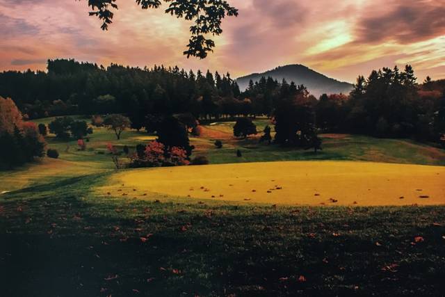 Laurelwood Golf Course