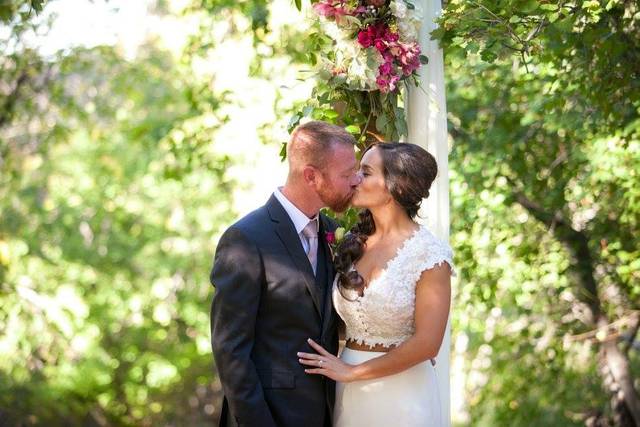 Couple kiss