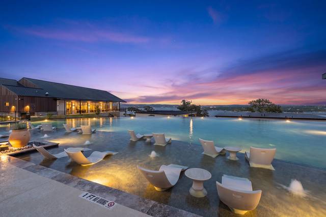 Infinity pool