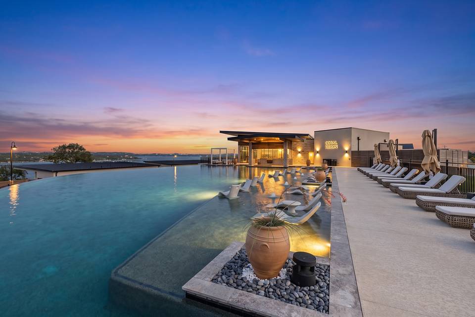 Infinity pool