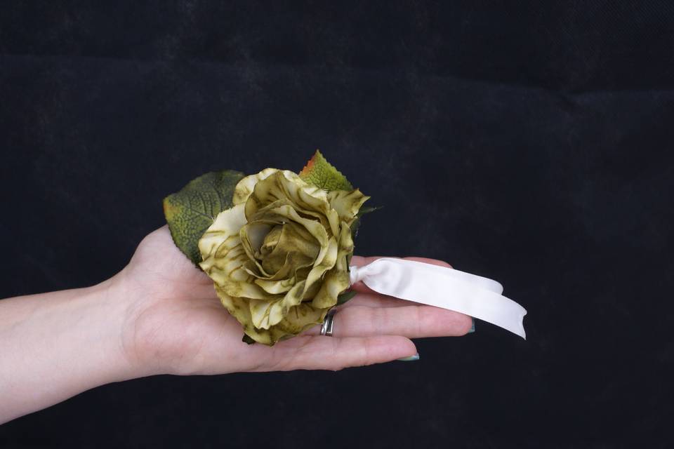 Boutonniere for country silk