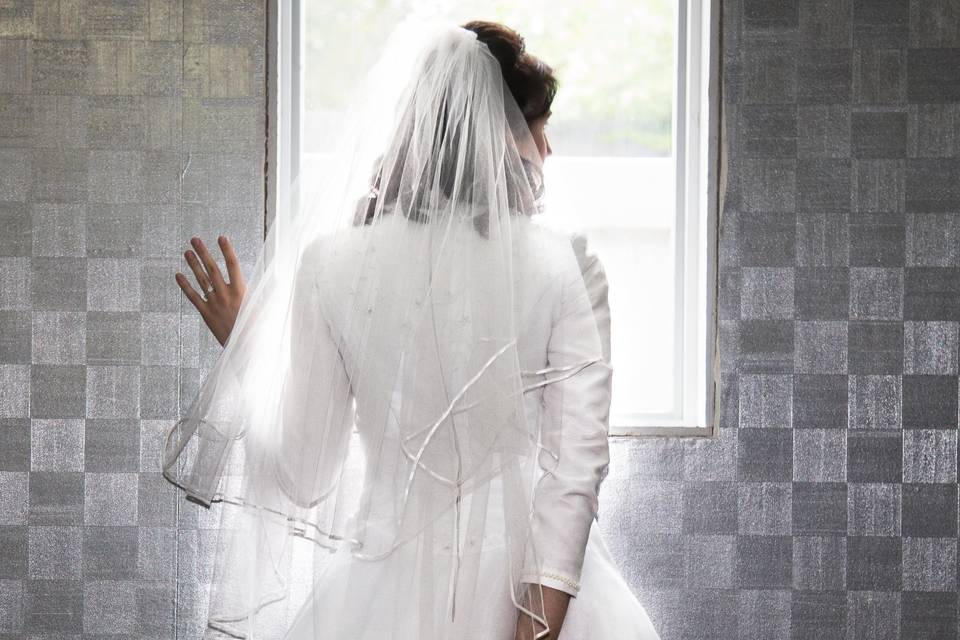 Elegant bridal pose