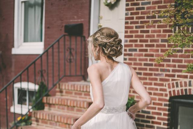 Bride walking | Photo Credit: Barbara O Photography