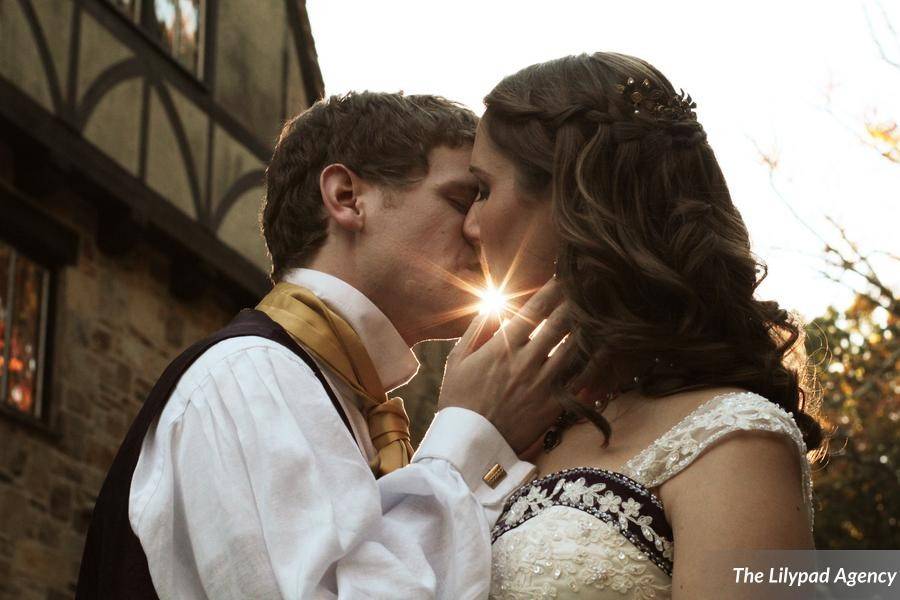 Couple kiss | Photo credit: The Lilypad Agency