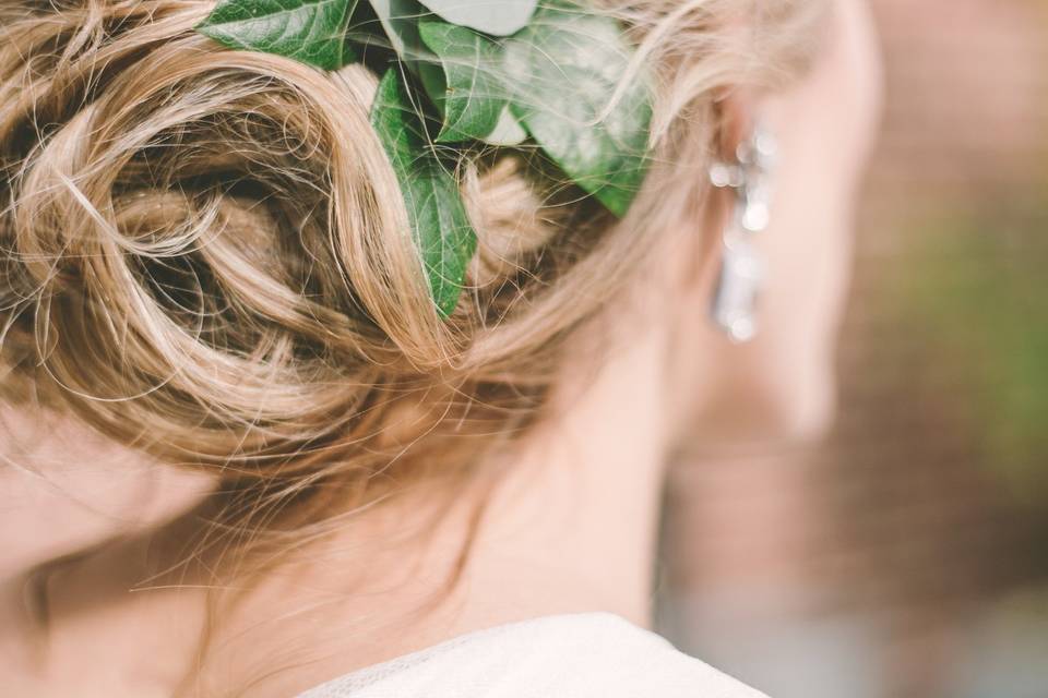 Sample hair accessory | Photo credit: Barbara O Photography