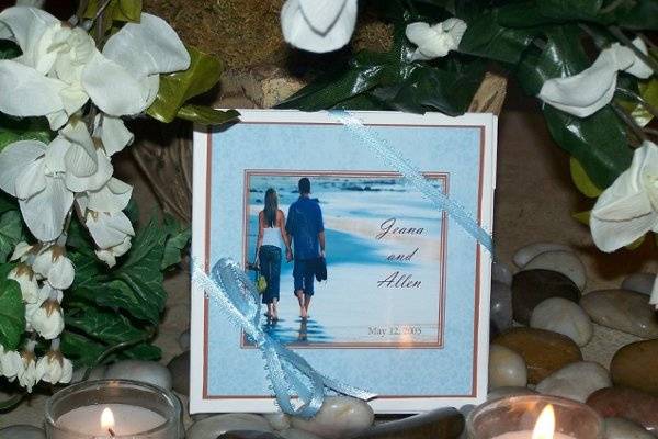 This design can be personalized with your photo & wedding information.