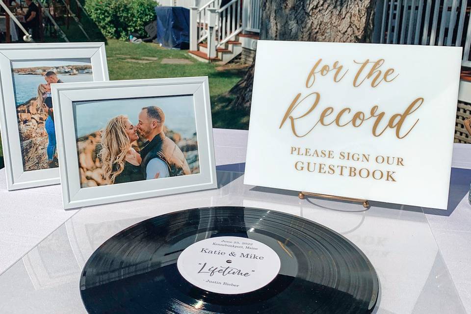 Guestbook and table decor