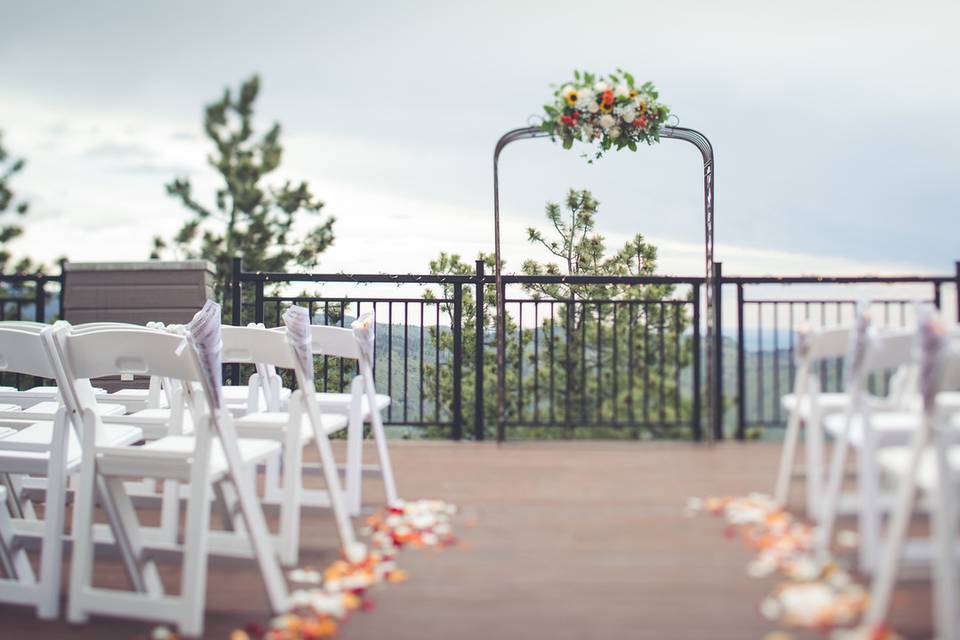 Stunning outdoor ceremony