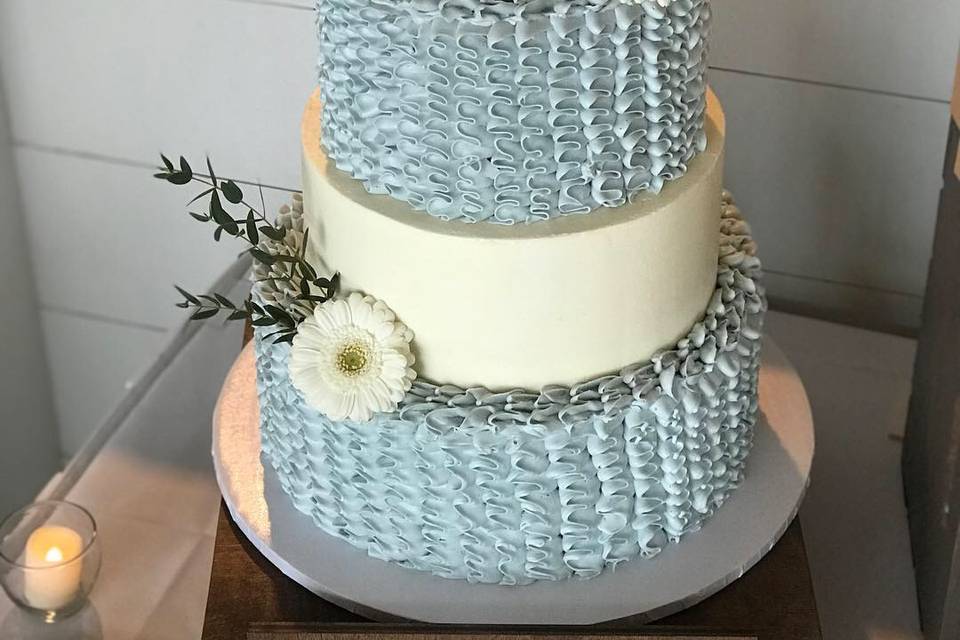 4-tier cake with grey tiers