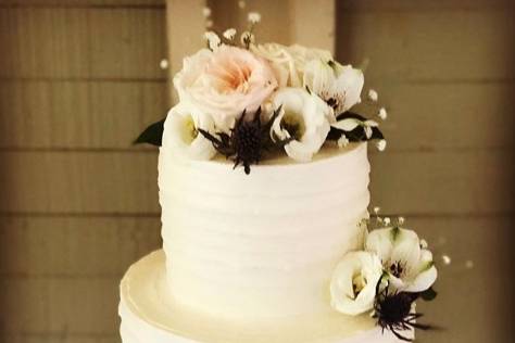 2-tier wedding cake