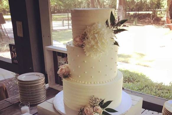 3-tier wedding cake display