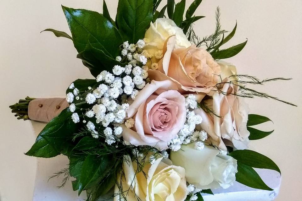 Blush and taupe roses