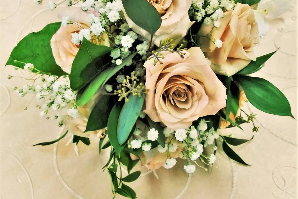 Taupe roses with greens