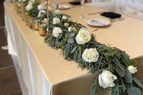 Sweetheart table garland