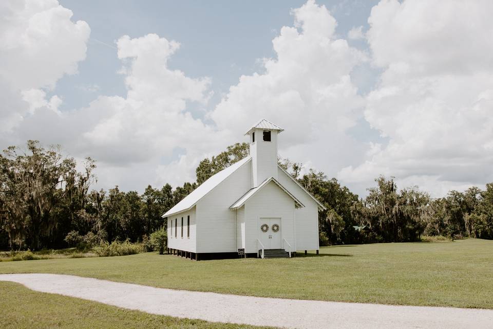 This Pink Ranch-Style Home Is A Celebration Of Old Florida Charm