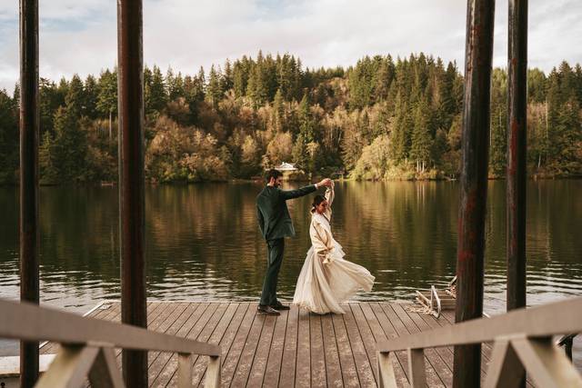 Southern Oregon Wedding Officiant