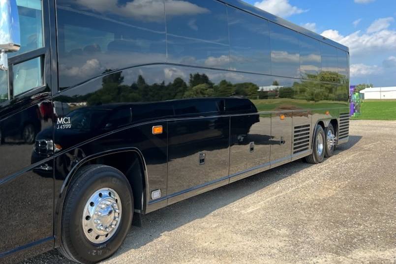 Silver Sand Party Bus / Limousine