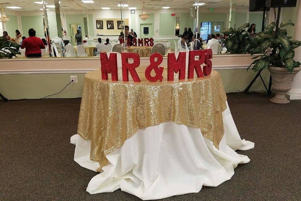 Sweetheart table