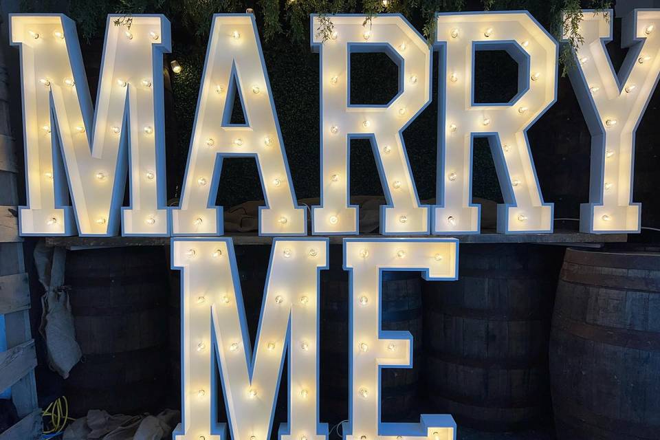 Marry me signage