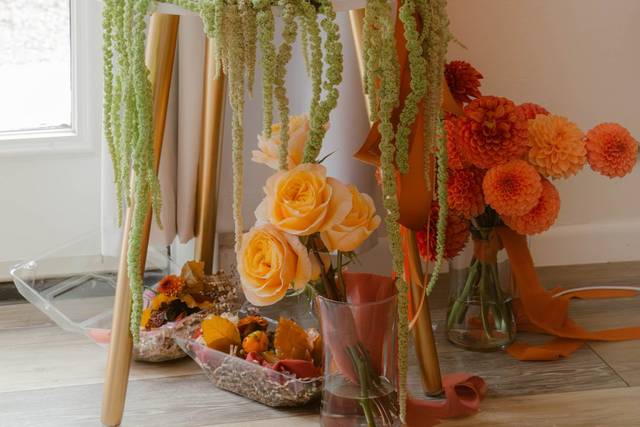 Funky, artistic bridal bouquet