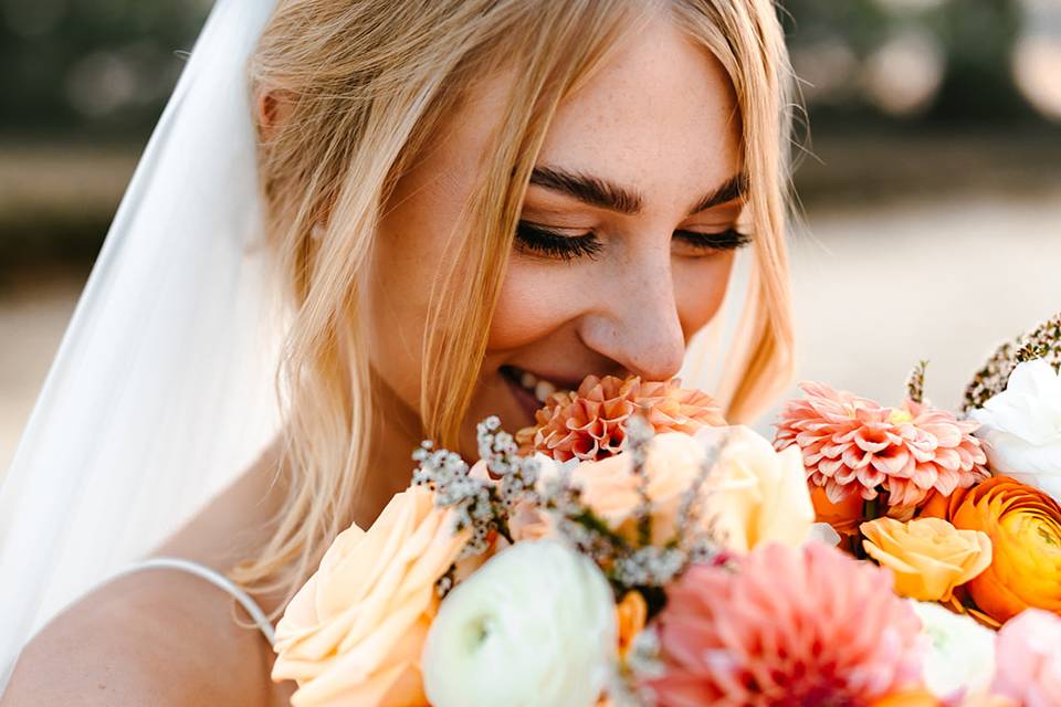 Bride with her autumn flowers