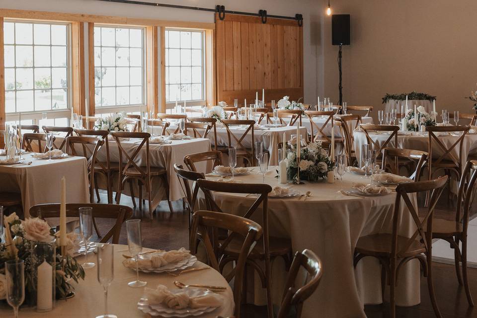 Classic wedding table decor
