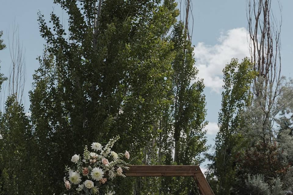 Hexagon wedding ceremony arch