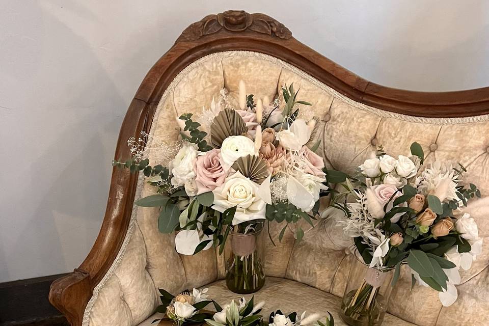 Personal bouquets and bouts