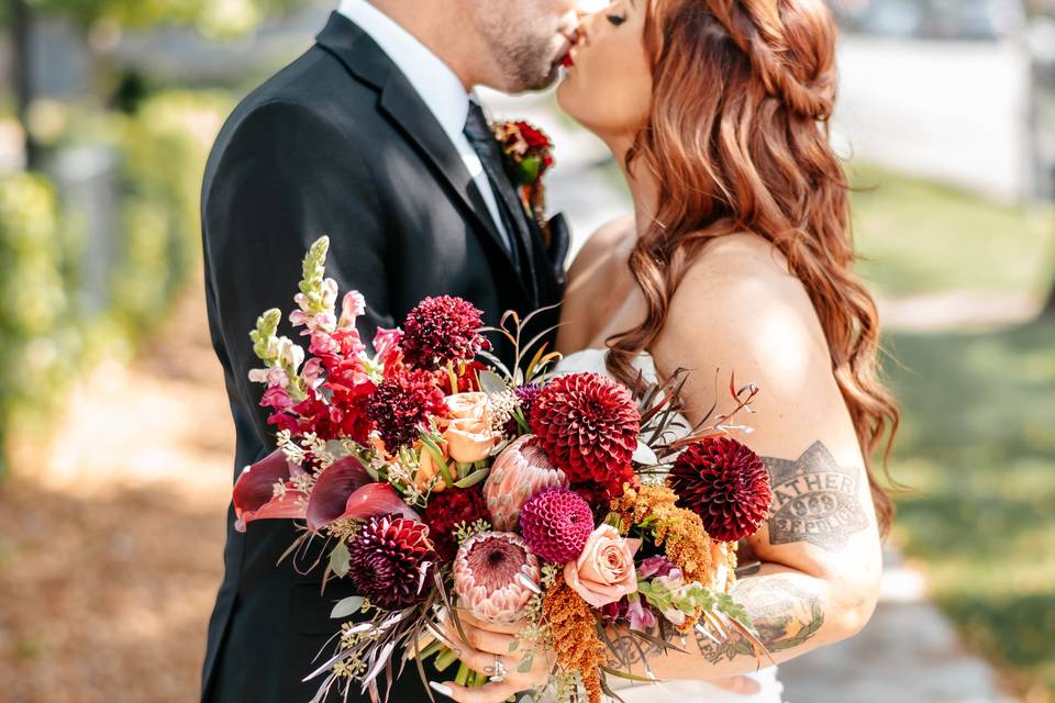 Moody autumn bridal bouquet