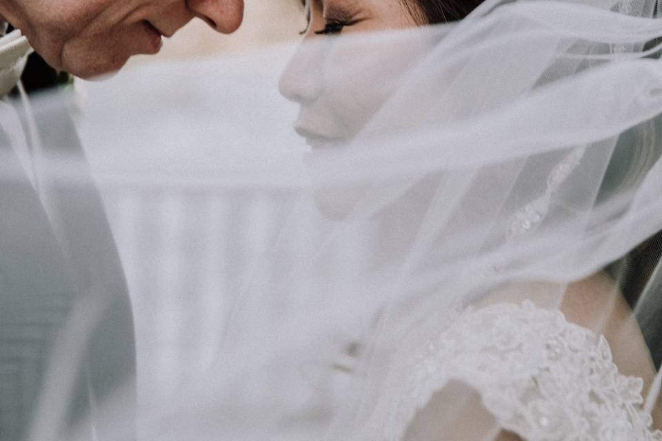 Flowing veil