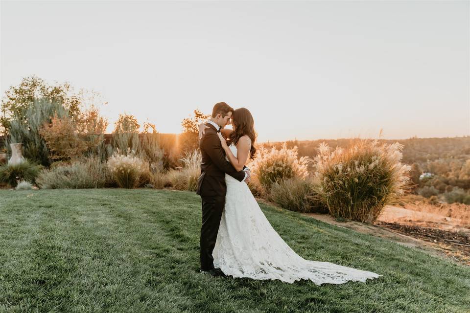 Black oak vinyard wedding
