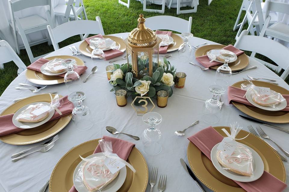 Guest table setting