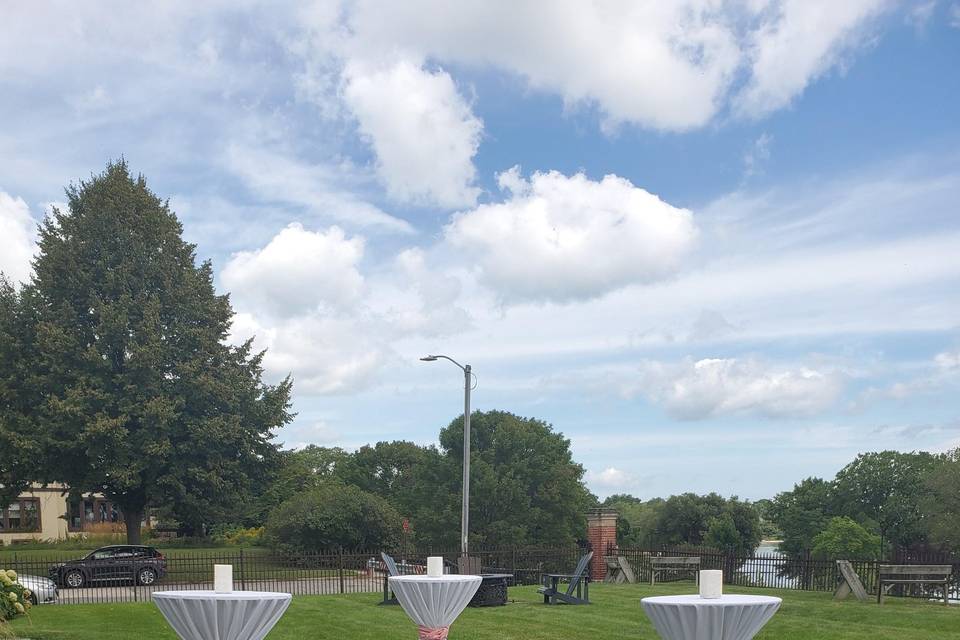 Table arrangements on the lawn