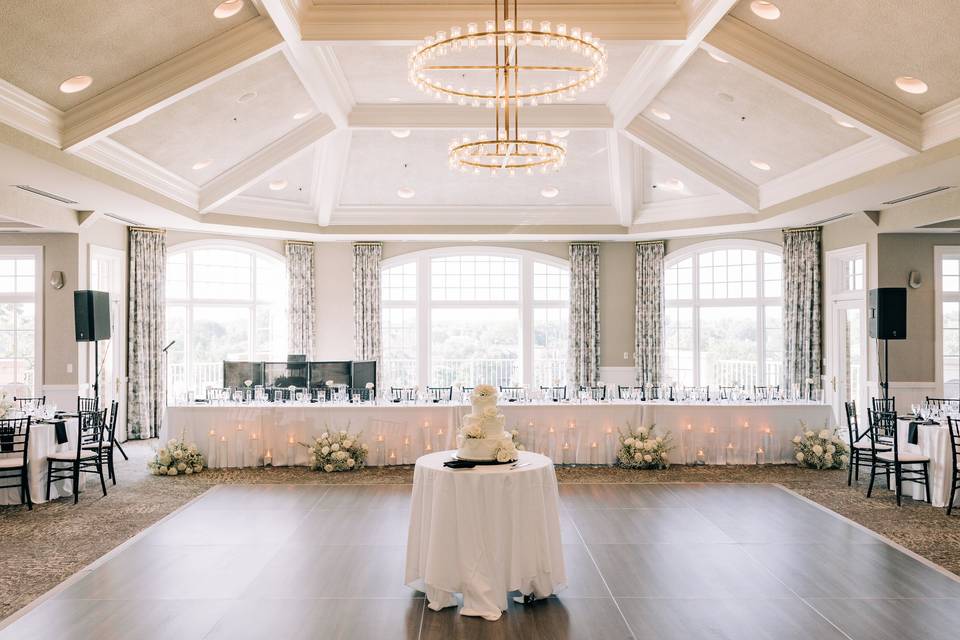 Cake and head table