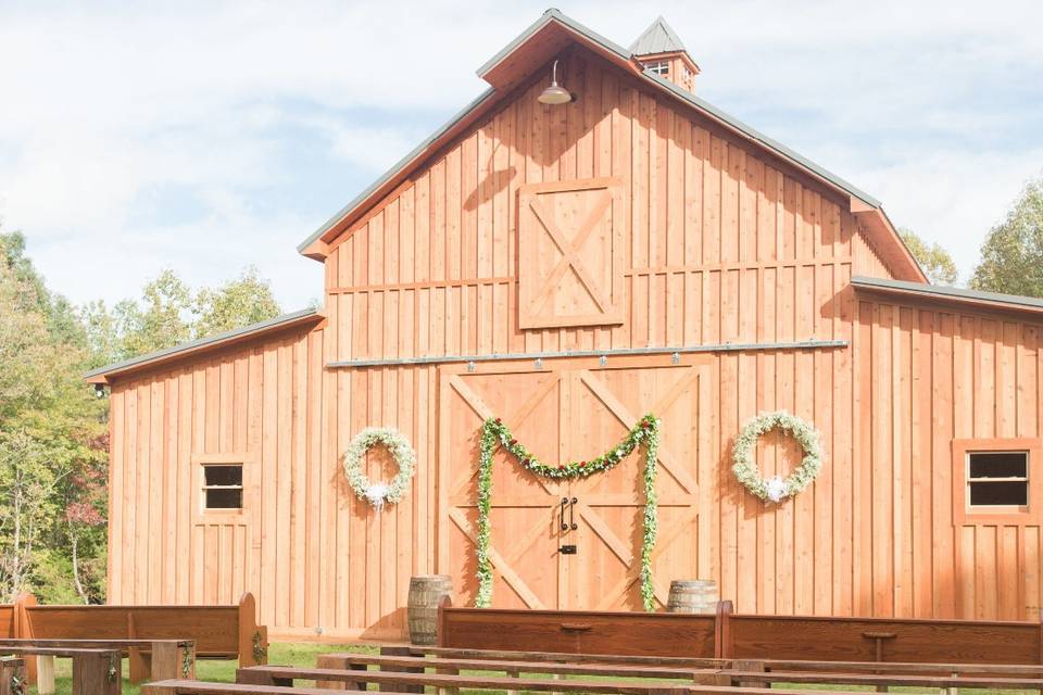 The Barn at Gully Tavern - ceremony pews