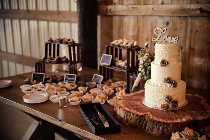 The Buckeye Barn - Barn & Farm Weddings - Piqua, OH - WeddingWire