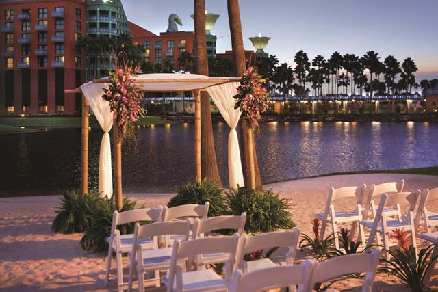 Disney swan and store dolphin wedding