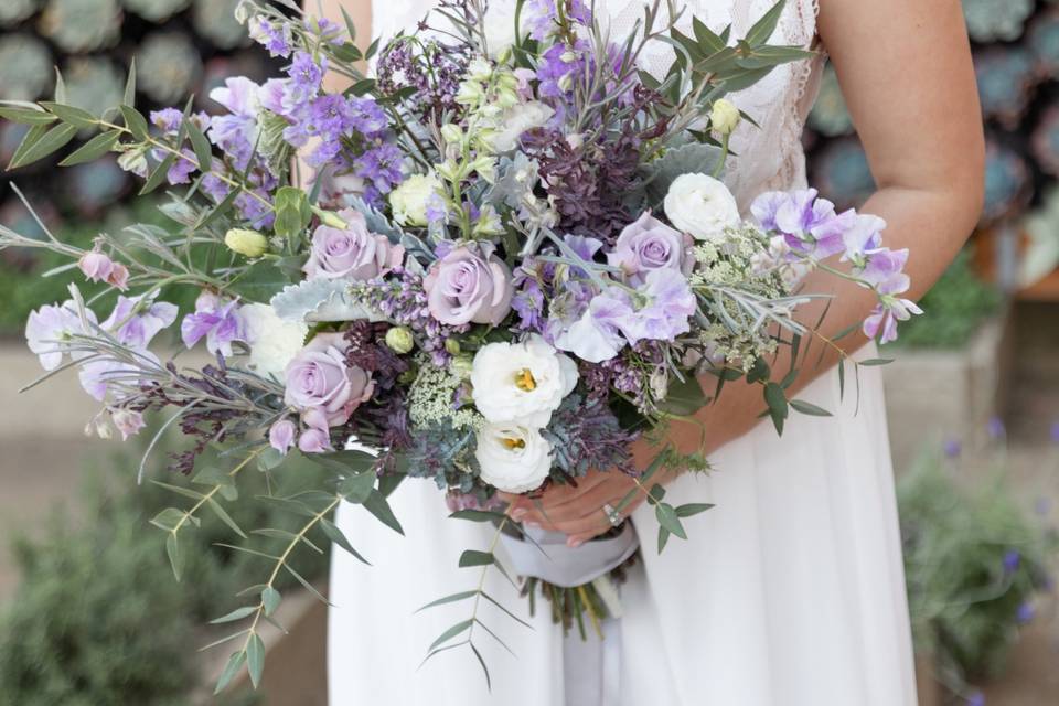 Bridal portrait with bouquet