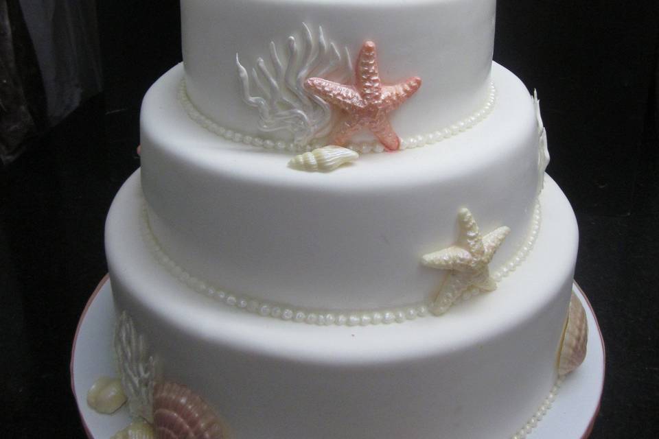 White cake design