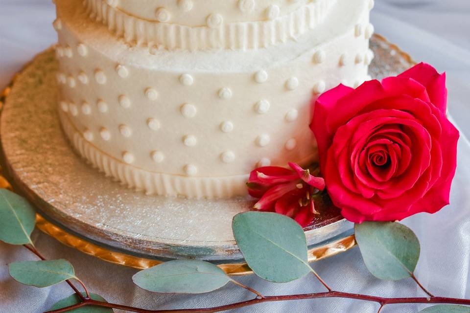 Modern Classic Wedding Cake