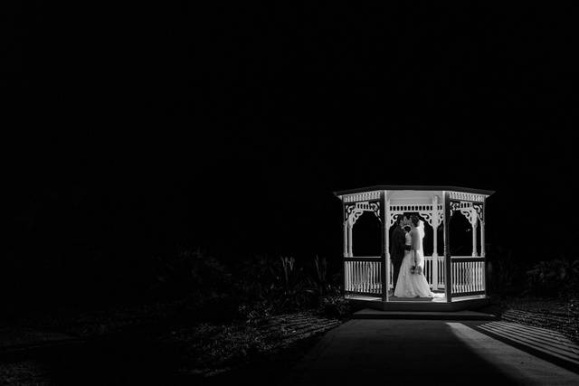 Wedding portrait in gazebo