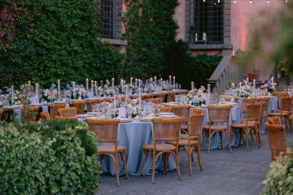 Al fresco dinner in Florence