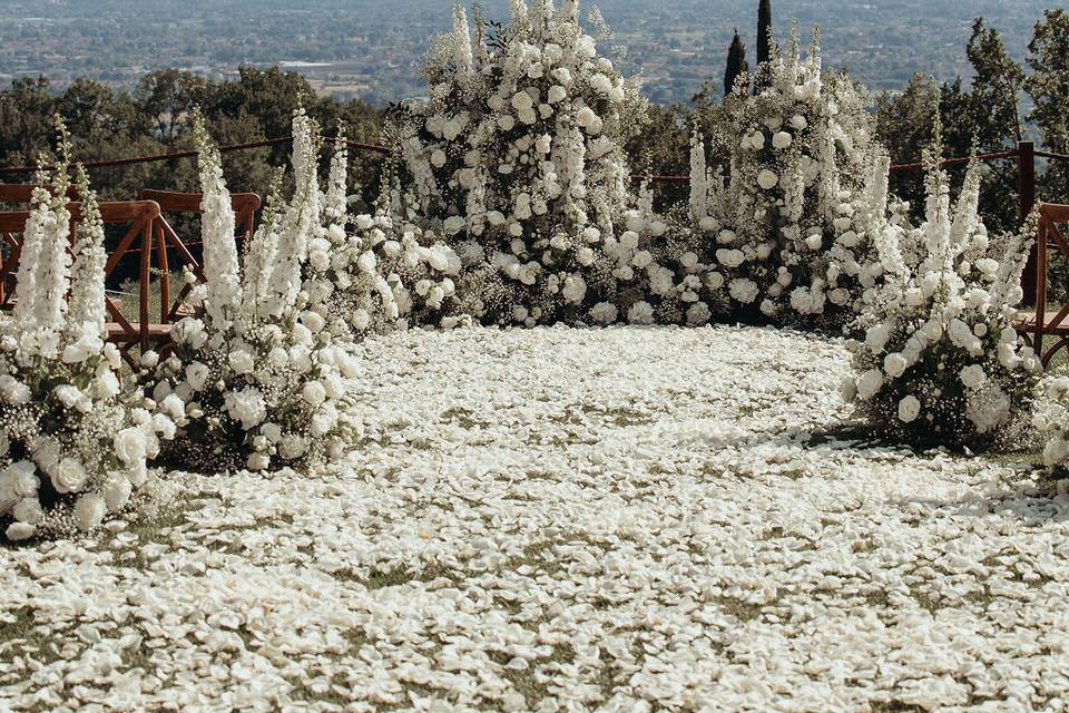 Ceremony on Tuscan hills