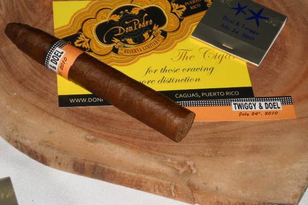 A photo of the personalized cigar labels for especially for Twiggy and Doel.