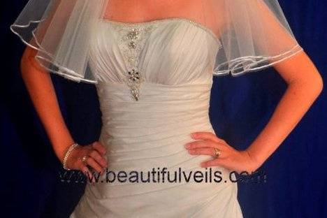 Shoulder length veil