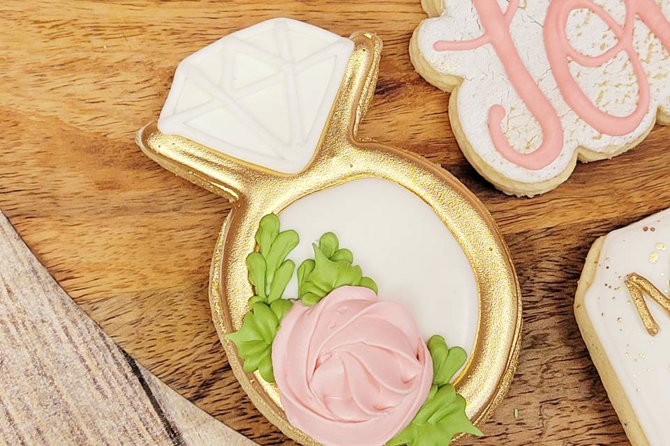 Beautiful cookie ring